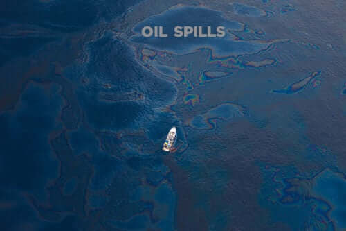 oil spill causing soil pollution