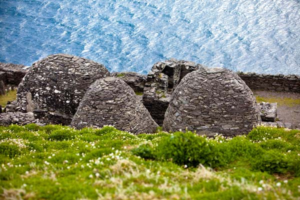 beehive-huts-skellig-islands-kerry-Ireland